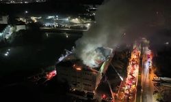 Tuzla'da Ayakkabı Fabrikasında Çıkan Yangın Alevleri 2 Metreyi Buldu