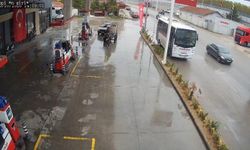 Yakıtı biten araç at arabasıyla 2 kilometre çekilerek akaryakıt istasyonuna ulaştırıldı
