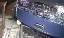 Yolcu Vapuru Yalıya Çarptı, Olay Kameraya Yansıdı