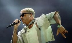 Zach Bryan, Macklemore'un sahne almadığı Gillette Stadyumu'nda 'Özgür Filistin' tişörtüyle sahneye çıktı