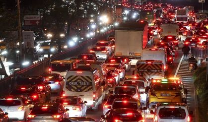 İstanbul'da Trafik Çilesi: Yoğunluk Yüzde 90’ı Gördü