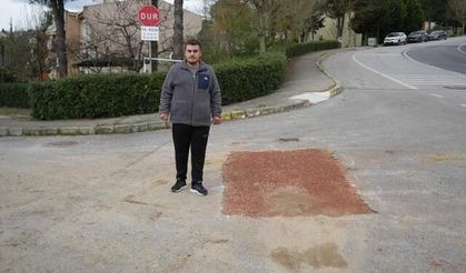 İzmit'te SEDAŞ Kazısı Sonrası Oluşan Çukura Belediye Aracı Düştü