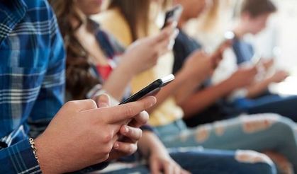 Sosyal Medyada Yeni Dönem: Yapay Zeka Etiketi ve Gizli Reklam Yasağı