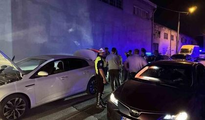 Bursa'da çalıntı araç 10 kilometrelik takip sonrası yakalandı, 380 bin TL ceza kesildi