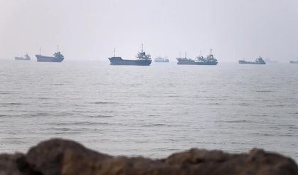 İran Meclisi Hürmüz Boğazı'ndan Geçen Gemilerden Hizmet Ücreti Alınmasını Onayladı