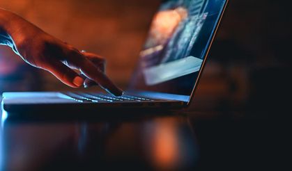 Çinli Araştırmacılar Tek Fiberde 3,2 Petabit Veri Hızıyla Rekor Kırdı