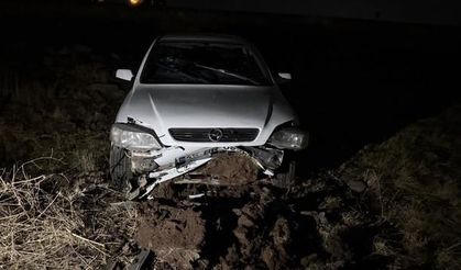Şanlıurfa Siverek'te otomobil şarampole devrildi: 3 kişi yaralandı