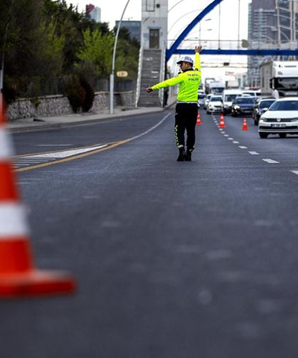 Sürücüler dikkat! Valilik uyardı: İstanbul'da bazı yollar 10 gün trafiğe kapatılacak