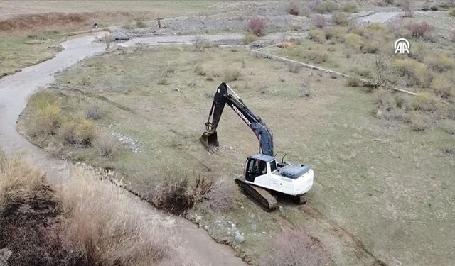 Iğdır'daki 200 kilometrelik sulama kanalları temizleniyor