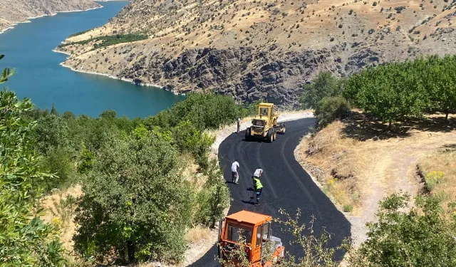 Malatya Büyükşehir'den Karaağaç'a sıcak asfalt