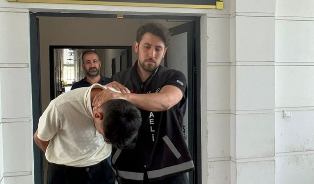 Dolandırıcı polis kılığına girip vurgun yaptı