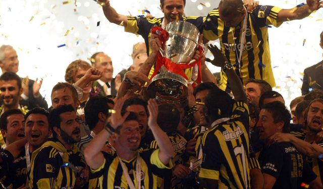 17 yıl önce Fenerbahçe'de oynuyordu: 44 yaşında 7. Lig ekibine imza attı