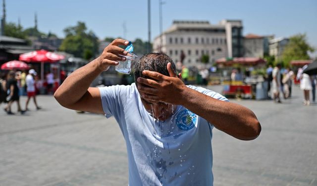 Afrika sıcakları Türkiye'yi kavuruyor: Termometreler 23 ilde 40 derecenin üzerine çıktı