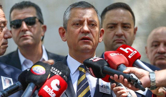 Bu kumaş herkeste bulunmuyor! Özgür Özel'e 'devlet adamlığı' dersi