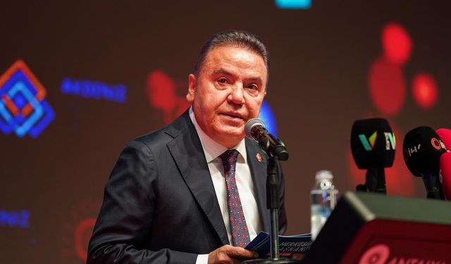 Muhittin Böcek hastaneye kaldırıldı