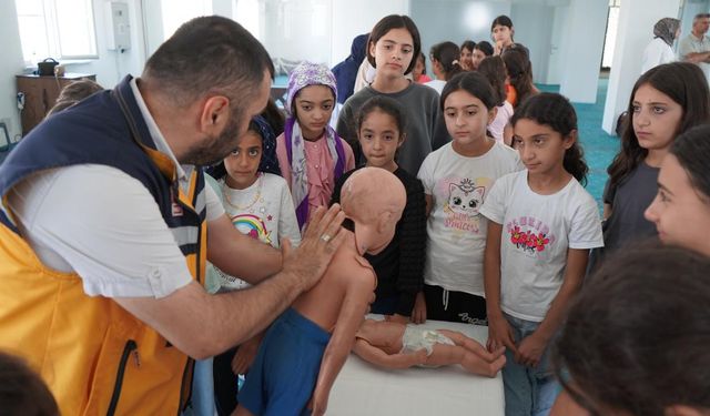 Uşak'ta 'Sağlıklı Çocuk Yaz Okulu' uygulaması: Sağlık, eğitim, spor el ele!