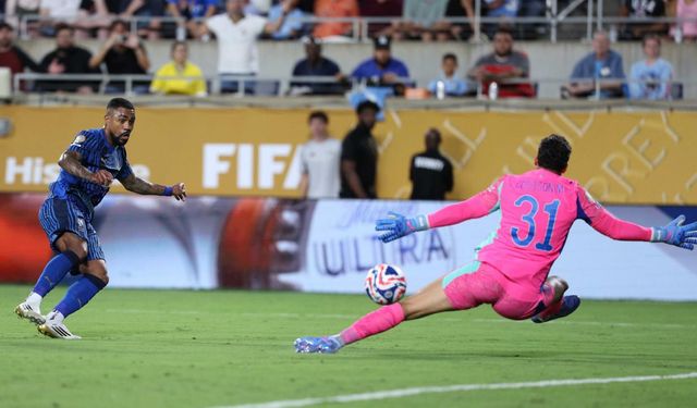 Dünyaca ünlü kaleci Süper Lig devine yeşil ışık yaktı: Gelmek istiyor