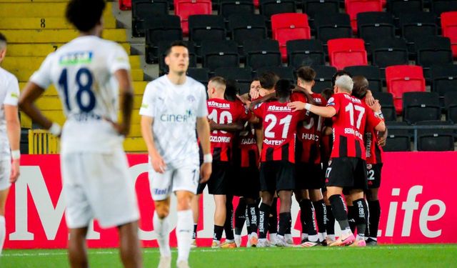 Süper Lig'de nefesler tutuldu: İki takım da 3 puan için mücadele ediyor