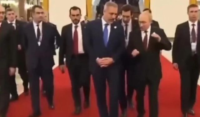 Bakan Fidan'ın Putin ile ayak üstü sohbeti dikkat çekti