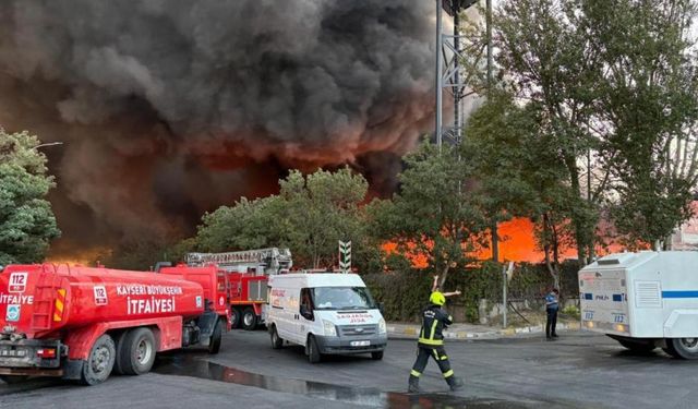 Kayseri'de büyük yangın! Çok sayıda ekip müdahale ediyor