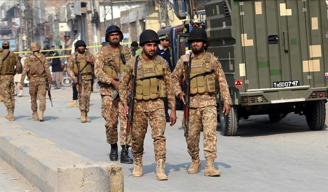 Pakistan'daki bombalı saldırıda ölü sayısı arttı!