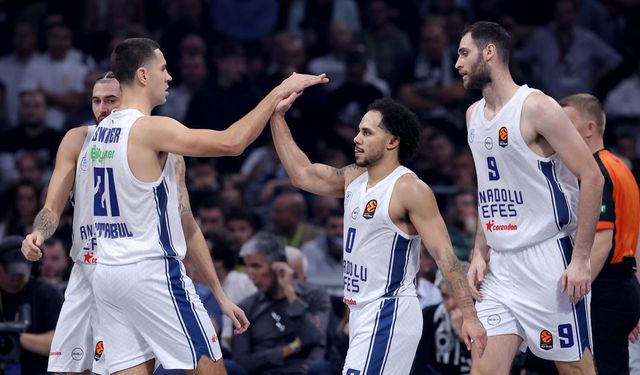 Anadolu Efes'te sakatlık: Takımın yıldızı sezonu kapattı