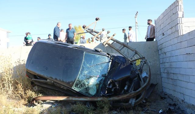 Hakkari'de düğün yolunda feci kaza: 6 yaralı