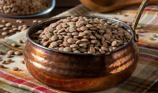 Kemikleri kuvvetlendiriyor! Kolajen depolarını dolduran etkili besin...