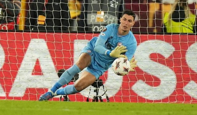 Montella tepki göstermişti! Genesio'dan Berke Özer için ilk açıklama: Not aldım!