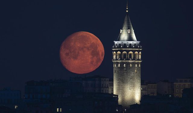 Süper Ay için geri sayım başladı! Dünya'ya 361 bin 459 kilometre yaklaşacak!