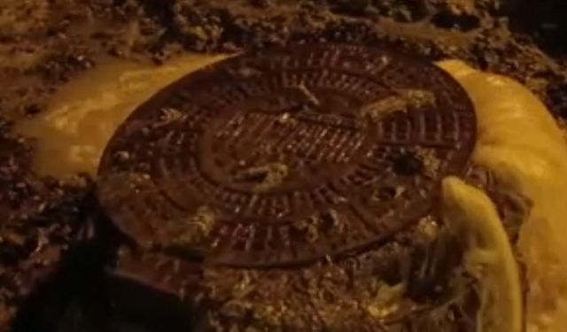 Tekirdağ'da sağanak yağışta altyapı çöktü, rögarlar taştı