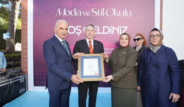 Ümraniye'de kadınların tasarım yolculuğu başlıyor: Moda ve Stil Okulu açıldı