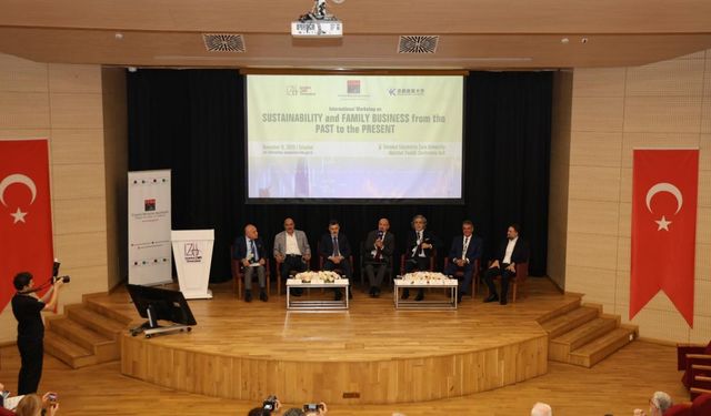 'Aile İşletmelerinin Geleceği' İZÜ'de tartışıldı