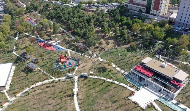 Bağcılar, millet ve mahalle bahçeleriyle donatılıyor