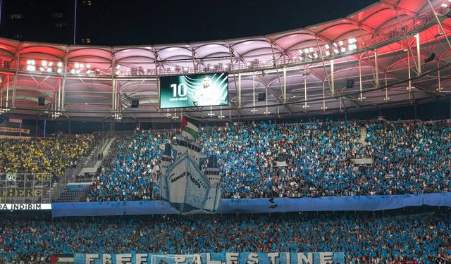 Beşiktaş taraftarından 'Sumud Filosu' koreografisi