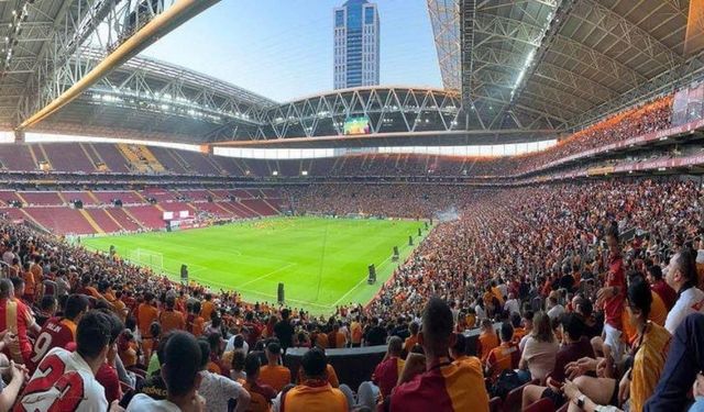 Dev maç öncesi büyük sürpriz! Yıldız isim tribünde olacak