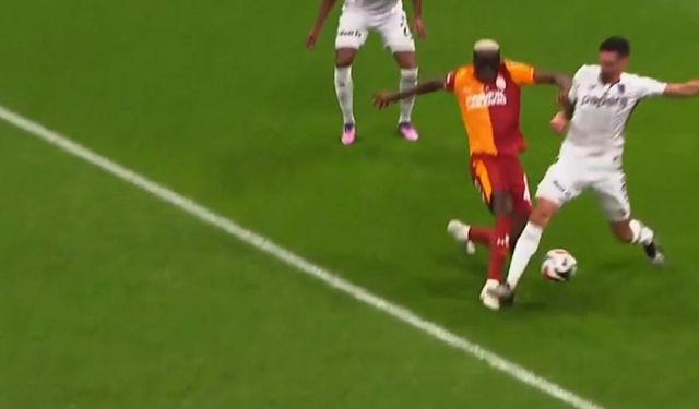 Dev maçta tartışmalı pozisyonlar! İki takım da penaltı beklediler