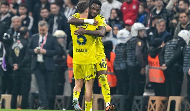 Fenerbahçe'nin yıldızı ilk derbisinde tarihe geçti