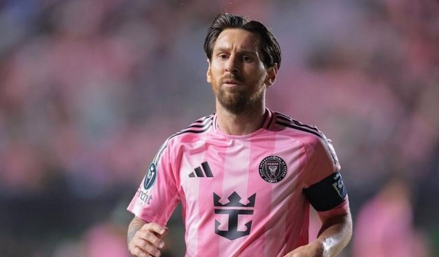 Futbol dünyasında bir ilk! Çeyrek finalde 1 gol 3 asistle parladı! Messi tarihe geçti