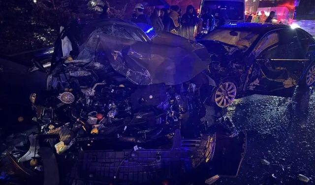 İstanbul'da 5 araç birbirine girdi: Yaralılar var