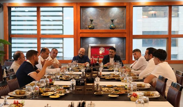 Konya Kebap Evi'nde restoran işletmecileri buluştu