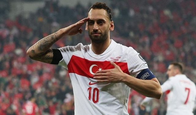Milli maçta şehitler unutulmadı! Yıldız futbolcudan asker selamı