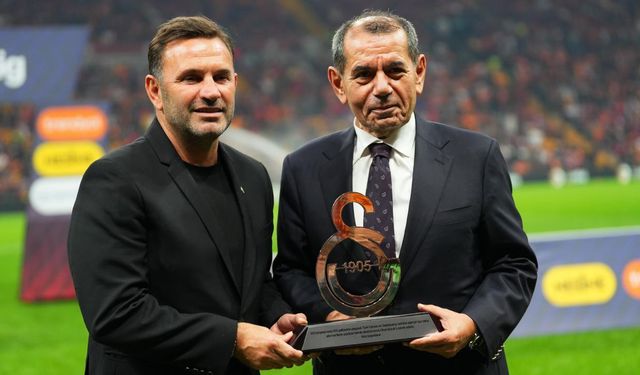 Okan Buruk'a maç öncesi sürpriz ödül!