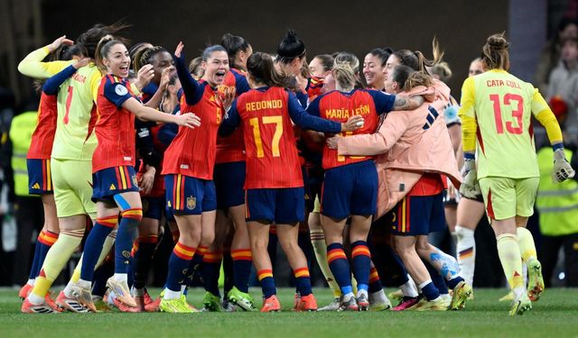 Almanya'yı 3 golle devirdiler! İspanya şampiyon oldu