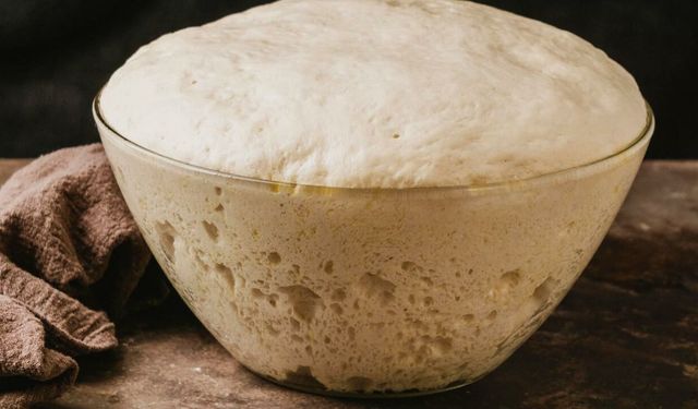 Ekmek Yapımının Kalbi: Ekşi Maya Starter Hazırlama