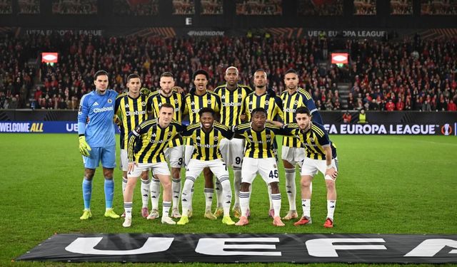 Fenerbahçe'de zorunlu değişiklik! Sakatlanıp çıktı