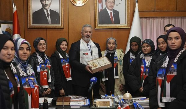 Gazzeli çocuklara Çorum'daki öğrencilerden 'umut mektupları'