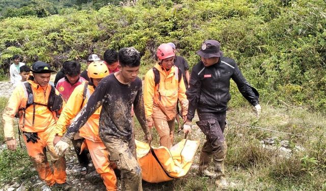 Güney Asya'da büyük felaket: Ölü sayısı 1400'ü aştı