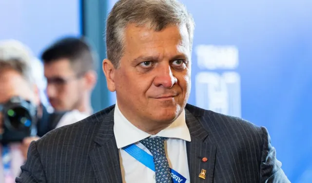 Polonya O Büyükelçiyi Acil Koduyla Görevden Aldı!