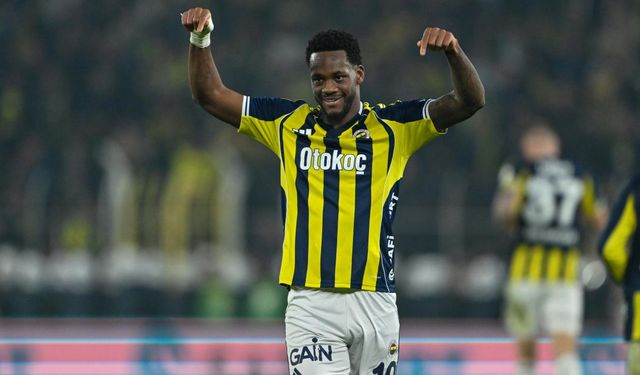 Jhon Duran derbilerde fırtına gibi